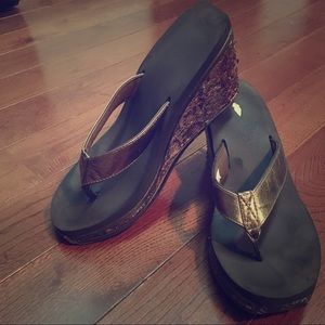 Volatile bronze sequin wedge sandals size 9